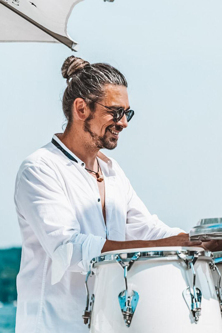 RDN Percussion gemeinsam mit DJ Roman White